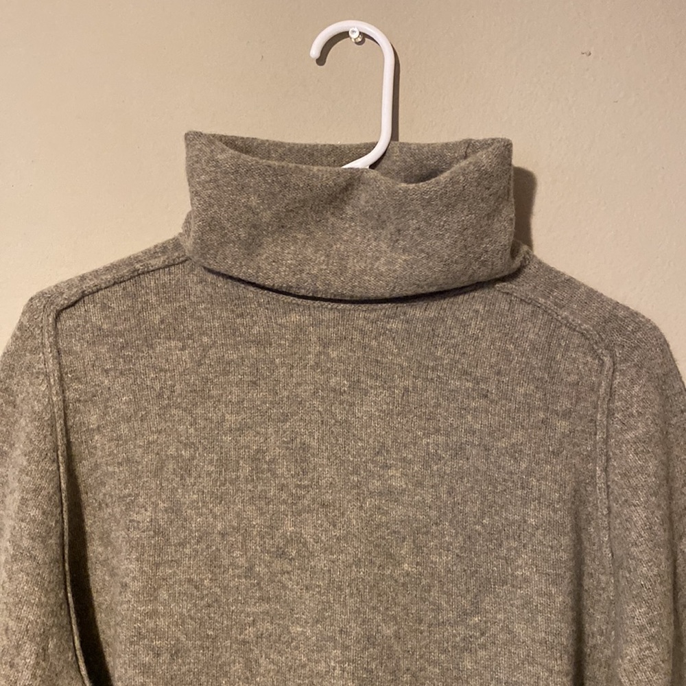 Uniqlo U Premium Lambswool Turtleneck Sweater NWT - Picture 6 of 9